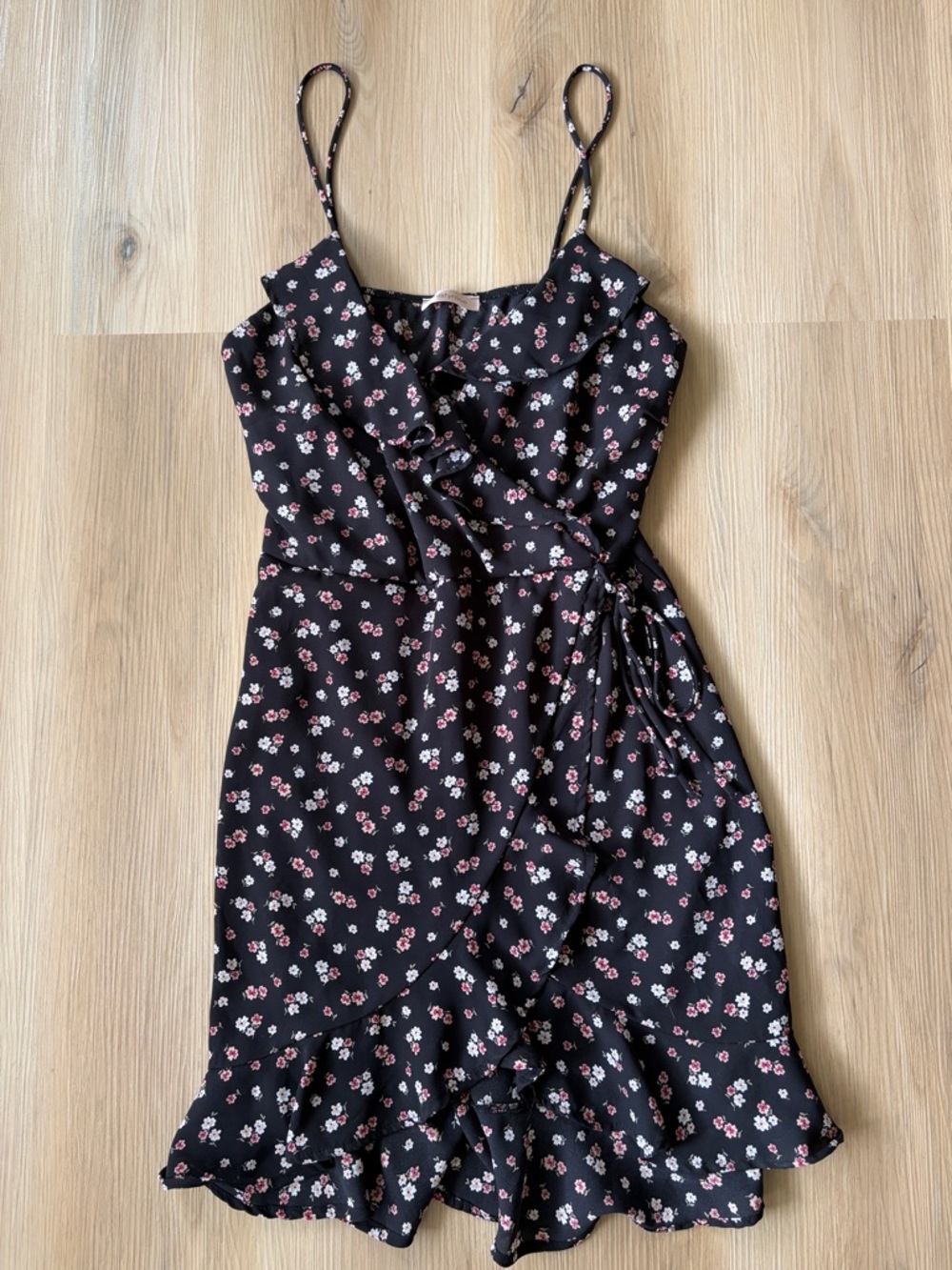 mistyrose - Women’s Black Floral Ruffle Wrap Dress - L